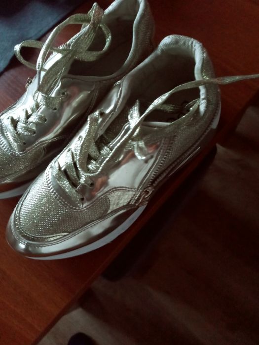 Buty sportowe damskie snikersy 39lote