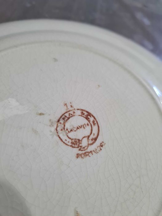 Conjunto de 20 pratos em louça antigos