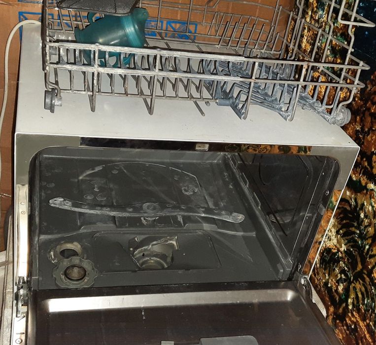 Посудомийна машина Elis&Elsa