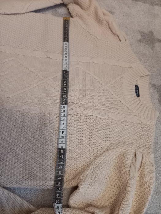 Sweter beżowy ciepły