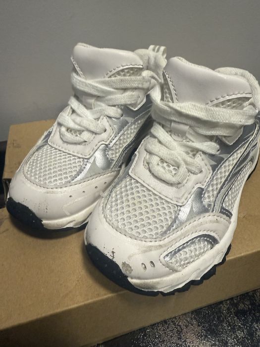 Дитячі кросівки zara 25 розімр