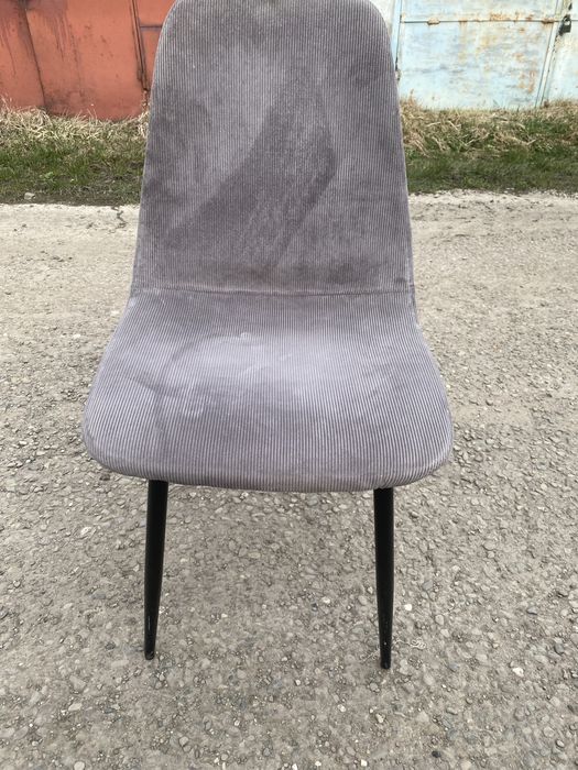 Продам стільці для кафе в хорошому стані