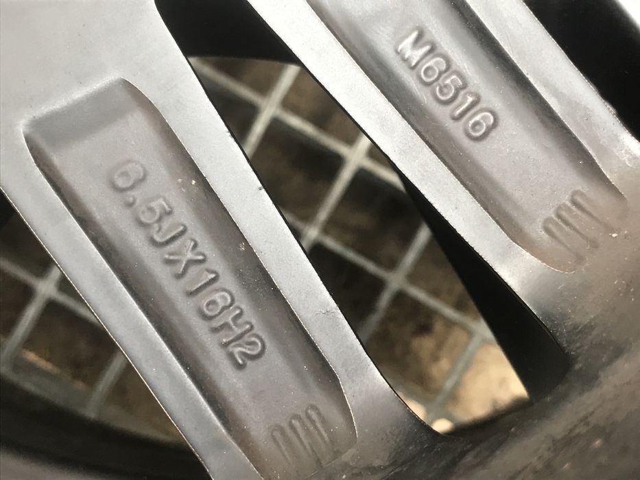 Komplet felg aluminiowych 16” 5x1112 bdb stan czarny mat