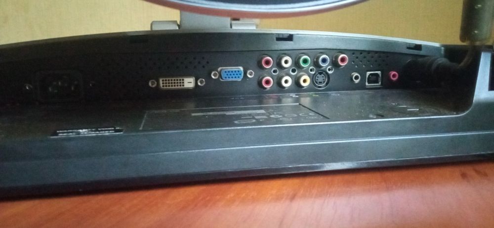 Монитор 22" Asus PG 221 включается и выключается