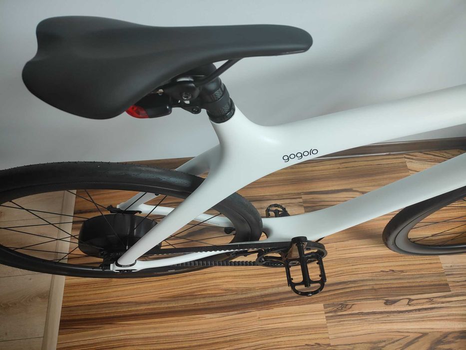 Rower elektryczny Gogoro Eeyo 1s z włókna węglowego