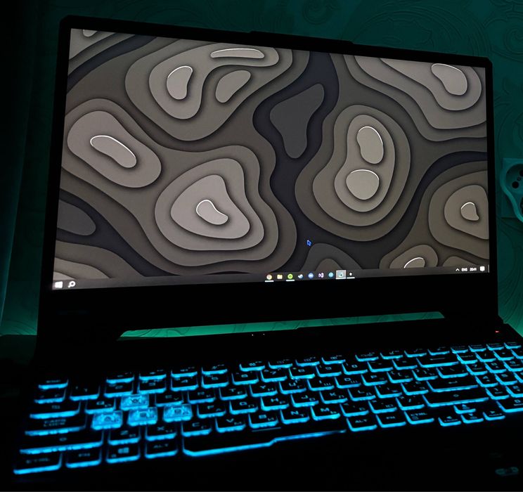 Ноутбук ігровий - ідеальний стан