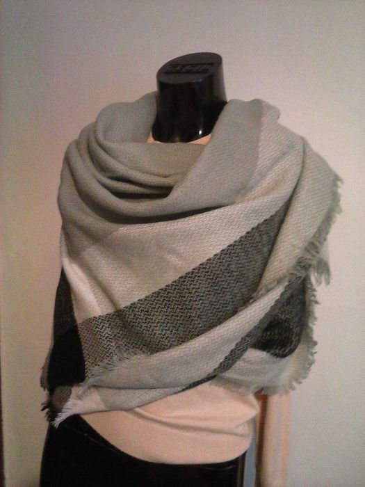 Duża chusta na zimę, szaro-czarna