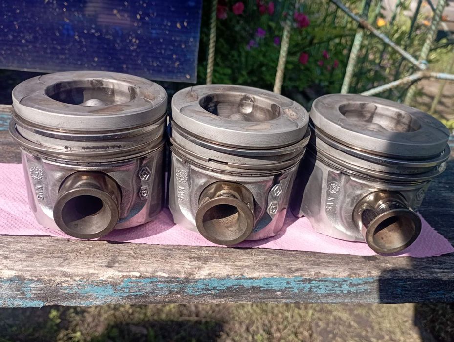 Поршень 2.0 dci M9R
