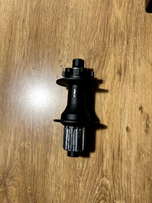 Piasta tylna DARTMOOR Reel v.2 Sztywna oś (Boost) 12x148 mm