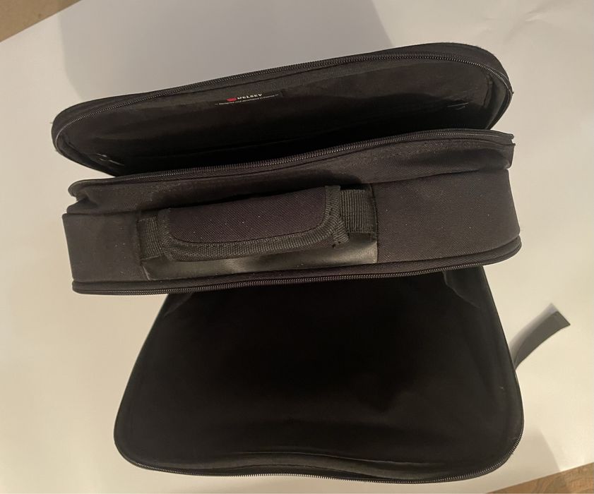 Vendo mochila Delsey com espaço para portátil