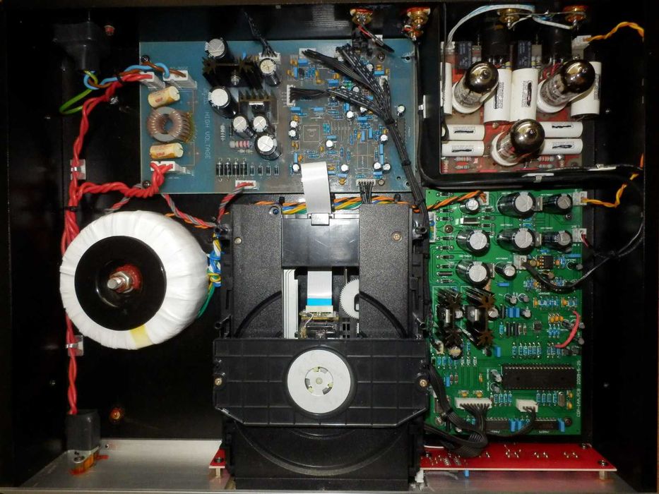 TwinSound CD-200T (XLR, lampy 3 x 6922)