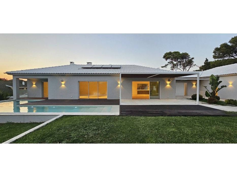 Moradia T7 nova com piscina em Birre, Cascais