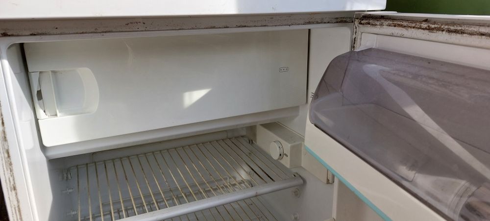 Lodówka mała turystyczna Ardo plus kuchenka gazowa Mastercook Amica