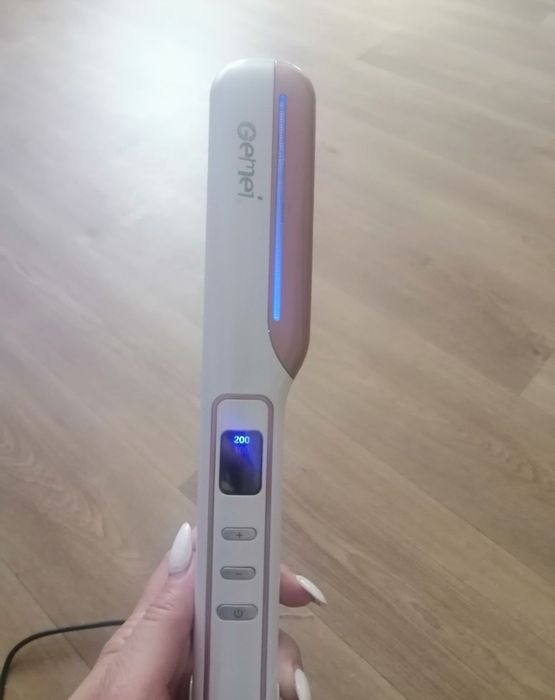 утюжок, выпрямитель для волос Gemei