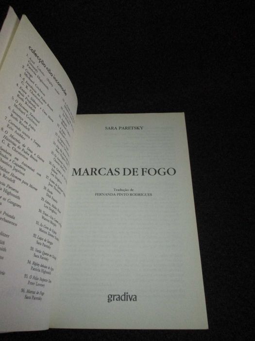 Livro Marcas de Fogo Sara Paretsky