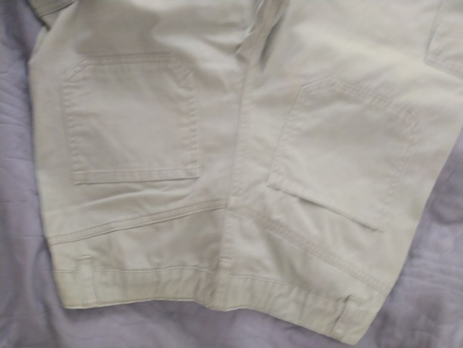 Spodnie w kolorze khaki r. 158