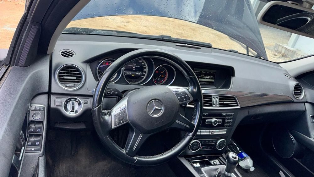 Mercedes Class C W204 de 2013 para peças