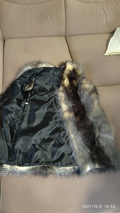 Продам жилетку из ЭКО меха