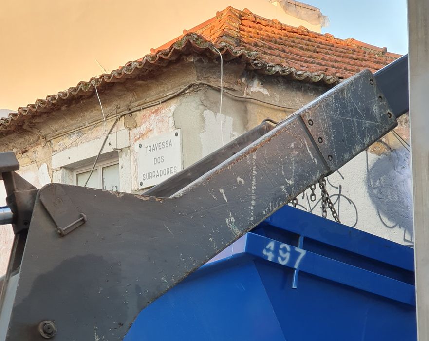 CONTENTORES p/recolha transporte de todo o tipo de entulho e resíduos