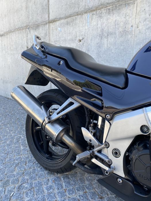 Honda VFR 750 F RC36