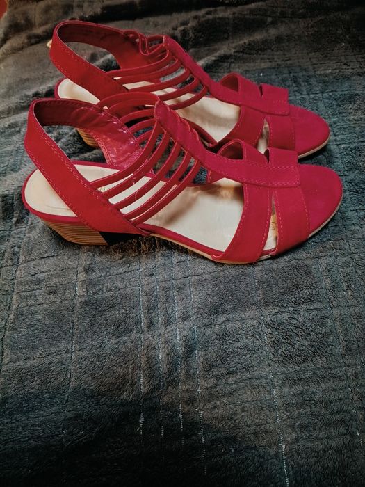 Buty na obcasie 36 Graceland