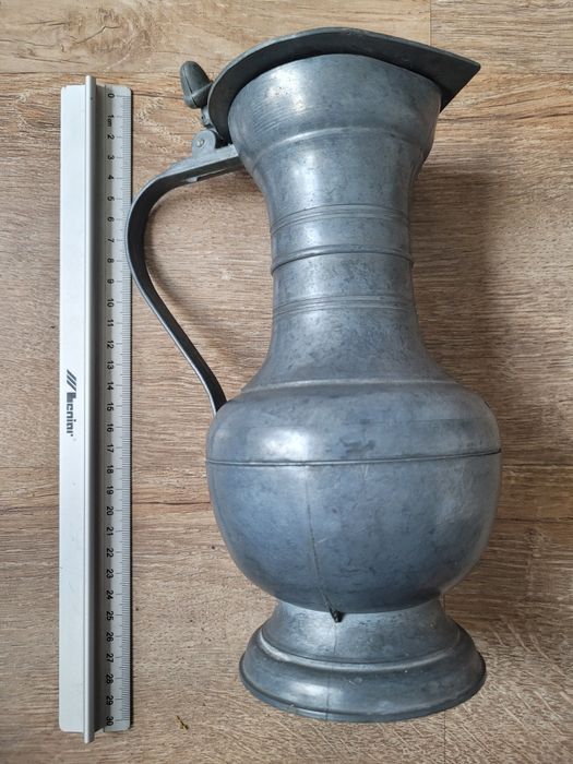 Flagon dzbanek dzban kufel z cyny 1 l. Sygnowany.