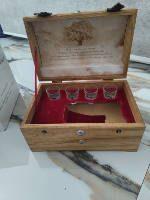 Sprzedam kuferek