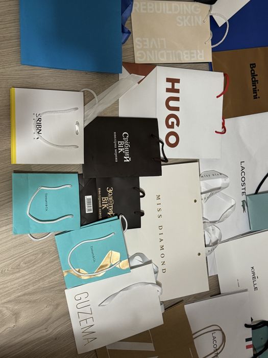 Фірмові пакети kilian hugo tiffani lacoste armani klein vuitton цум