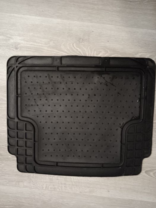 Продам гумові килимки для авто. 4шт