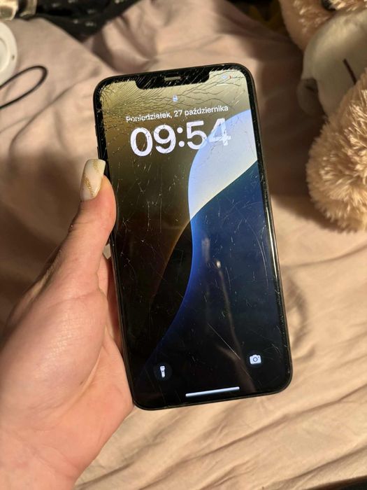 iPhone 11 pro max uszkodzony
