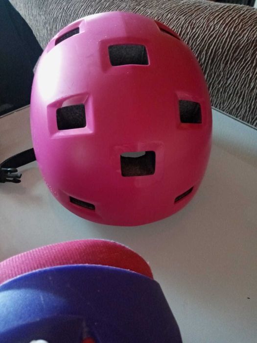 Conjunto de patins 32/34 e capacete ajustável
