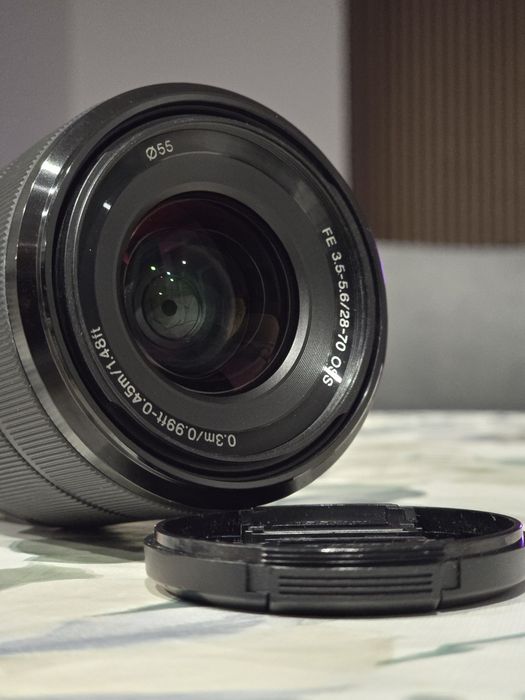 Sony FE 28-70mm f/3.5-5.6 OSS (Impecável / Com Parassol)