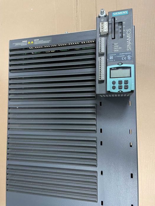 Falownik SIEMENS Sinamcs S120 6SL3210-1SE31-5AA0