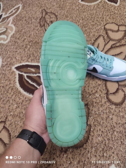 Продам кроссовки Nike.