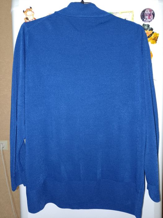 Продаю женскую шерстяную кофту, б/у, но в  хорошем состоянии.