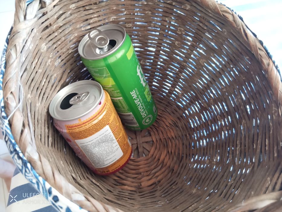 Pequena cesta para picnic piquenique
