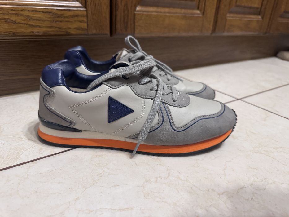 Жіночі кросівки Guess