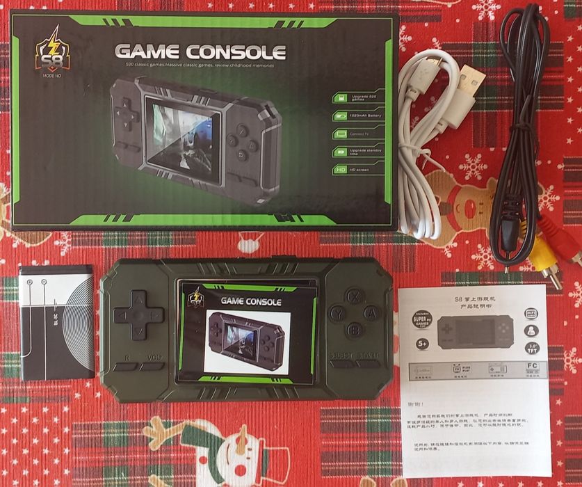 Consola Portátil em caixa com 520 jogos 8 bits