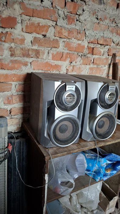 Колонки SONY в хорошем состоянии.