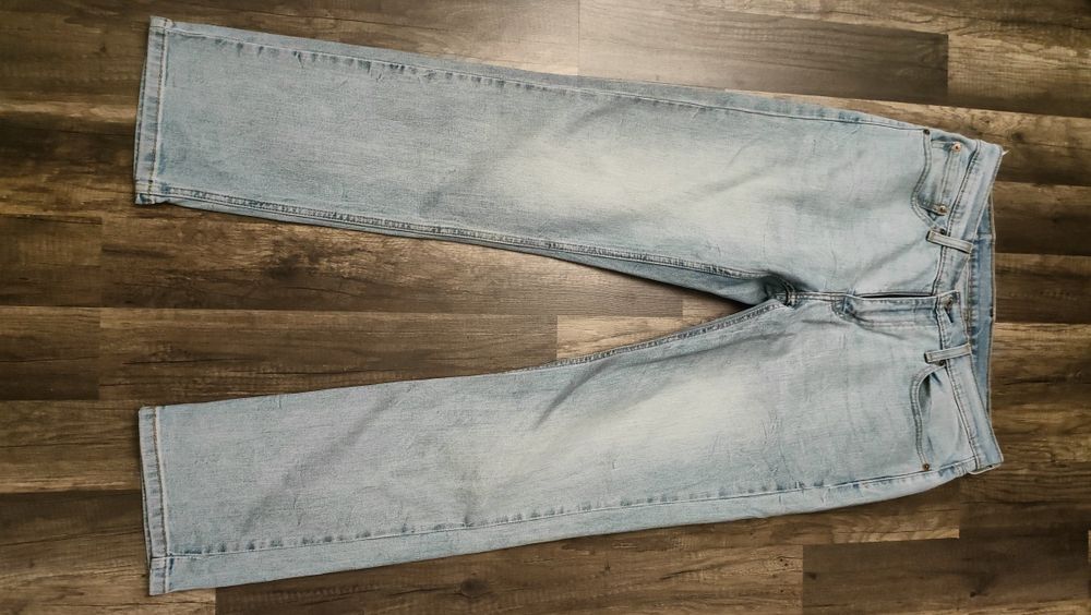 świetne spodnie LEVI'S  514  33/32  w super stanie