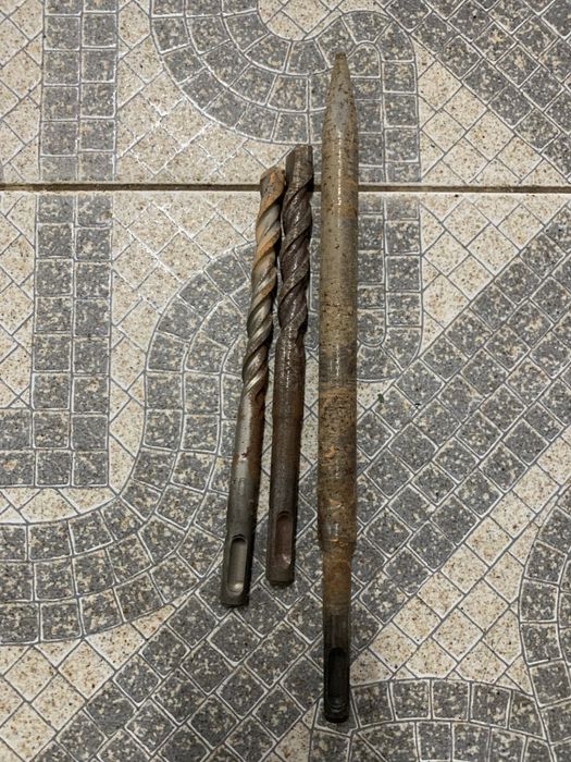 Maquina Furar/martelo Bosch PBH 3000 FRE + oferta ventilador termico