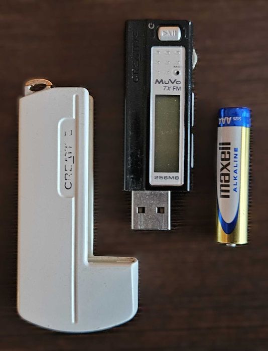 Creative MuVo TX FM 256MB odtwarzacz mp3 - w 100% sprawny! Retro!