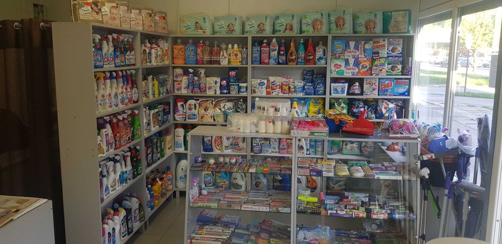 Стилажі, вітриниВітрина, стлажі (прилавки) для товару