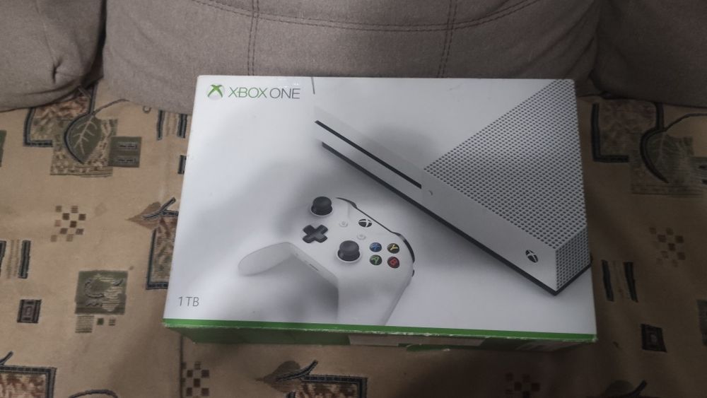 Ігрова приставка XBOX ONE 1TB