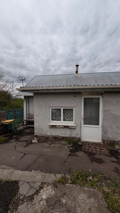 Продаж будинку з землею під реконструкцію або дачу