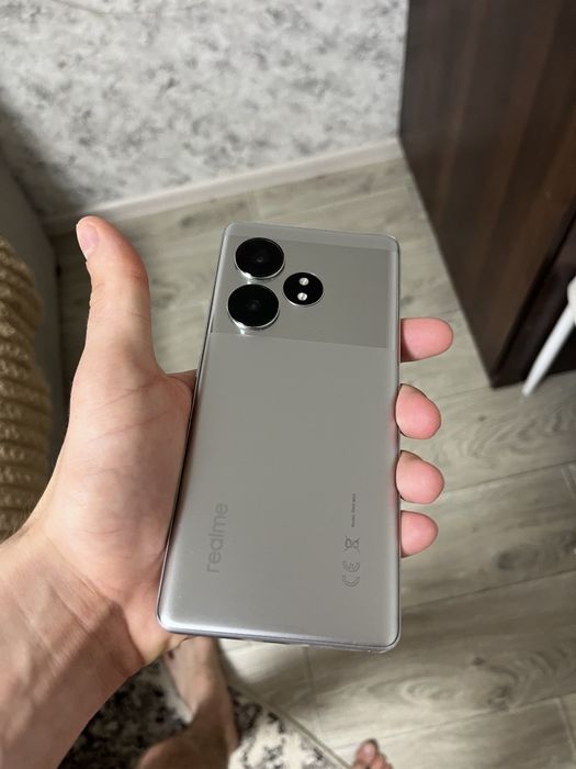 Realme GT 6T на 12/256gb мощный игровой