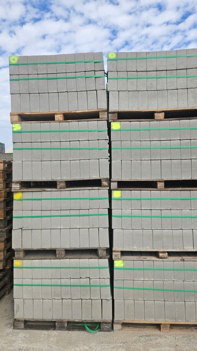Bloczki betonowe fundamentowe B15
