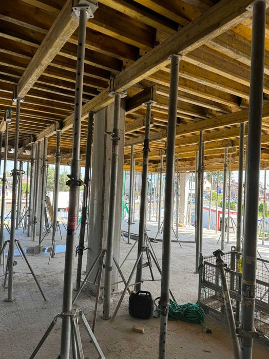 Wynajem sprzedaż szalunków rusztowań podnośników kontenerów ogrodzeń