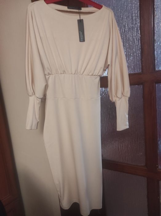 Жіноче плаття елегантне