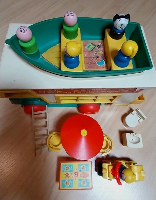 Brinquedo antigo Fisher Price Family Camper